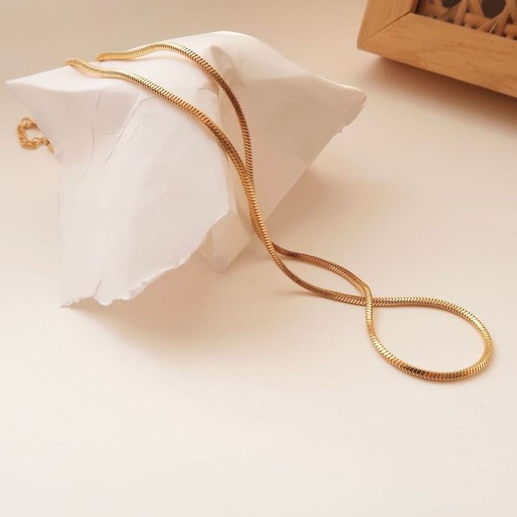 NEW 18K Gold Plated Snake Chain Necklace - Picture 6 of 10